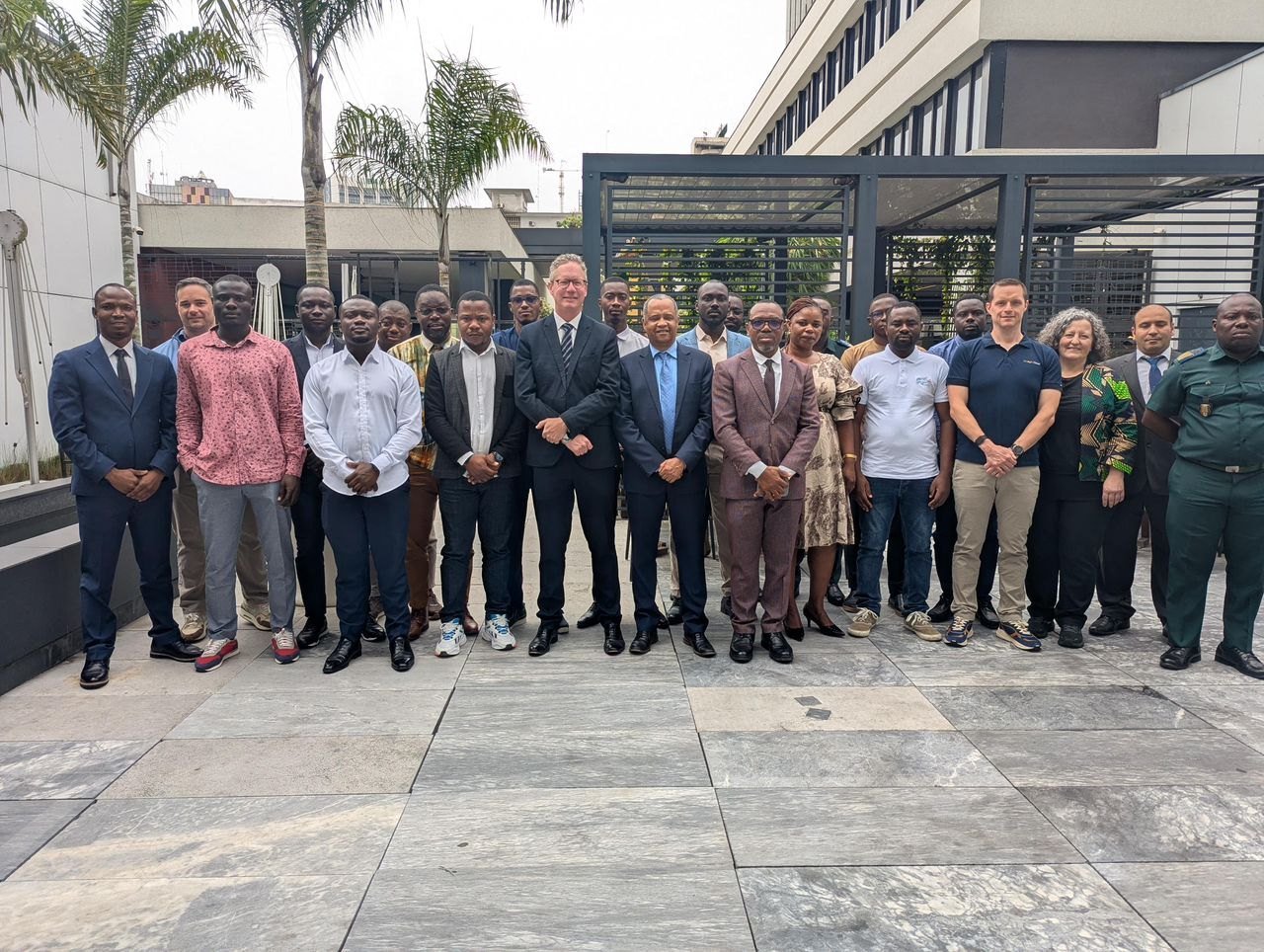Face aux cybermenaces, l’ANSSI et le FBI unissent leurs forces à Abidjan