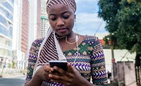 Couverture internet mobile : l’Afrique subsaharienne a concentré 75 % de l’expansion mondiale en 2024 (GSMA)