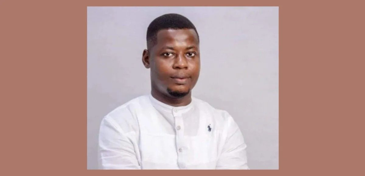 Bénin : le journaliste Hugues Sossoukpè détenu à Ouidah, ses avocats dénoncent une arrestation “arbitraire”