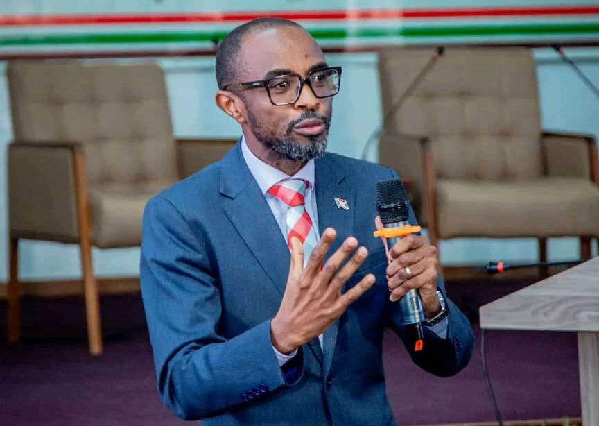 Le ministre des Finances Burundais Alain NDikumana soutient sa thèse de doctorat à l’ENSEA d’Abidjan, jeudi